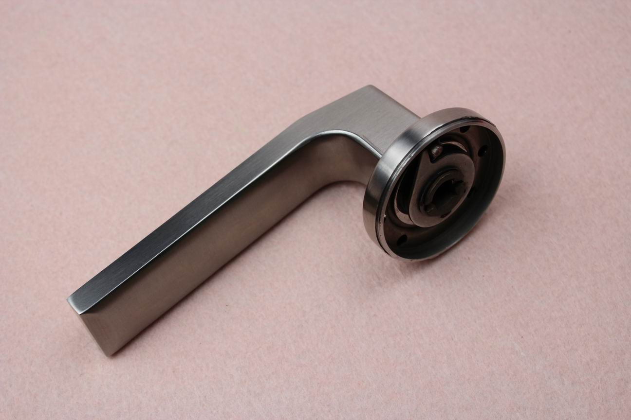 High quality solid type stainless steel material door lever handle