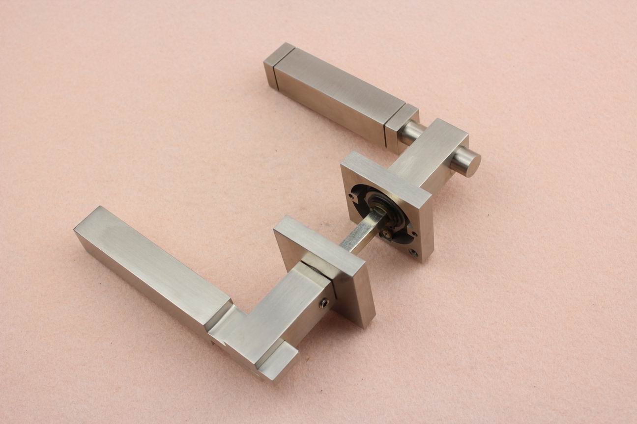 Square shape solid type stainless steel material lever door handle